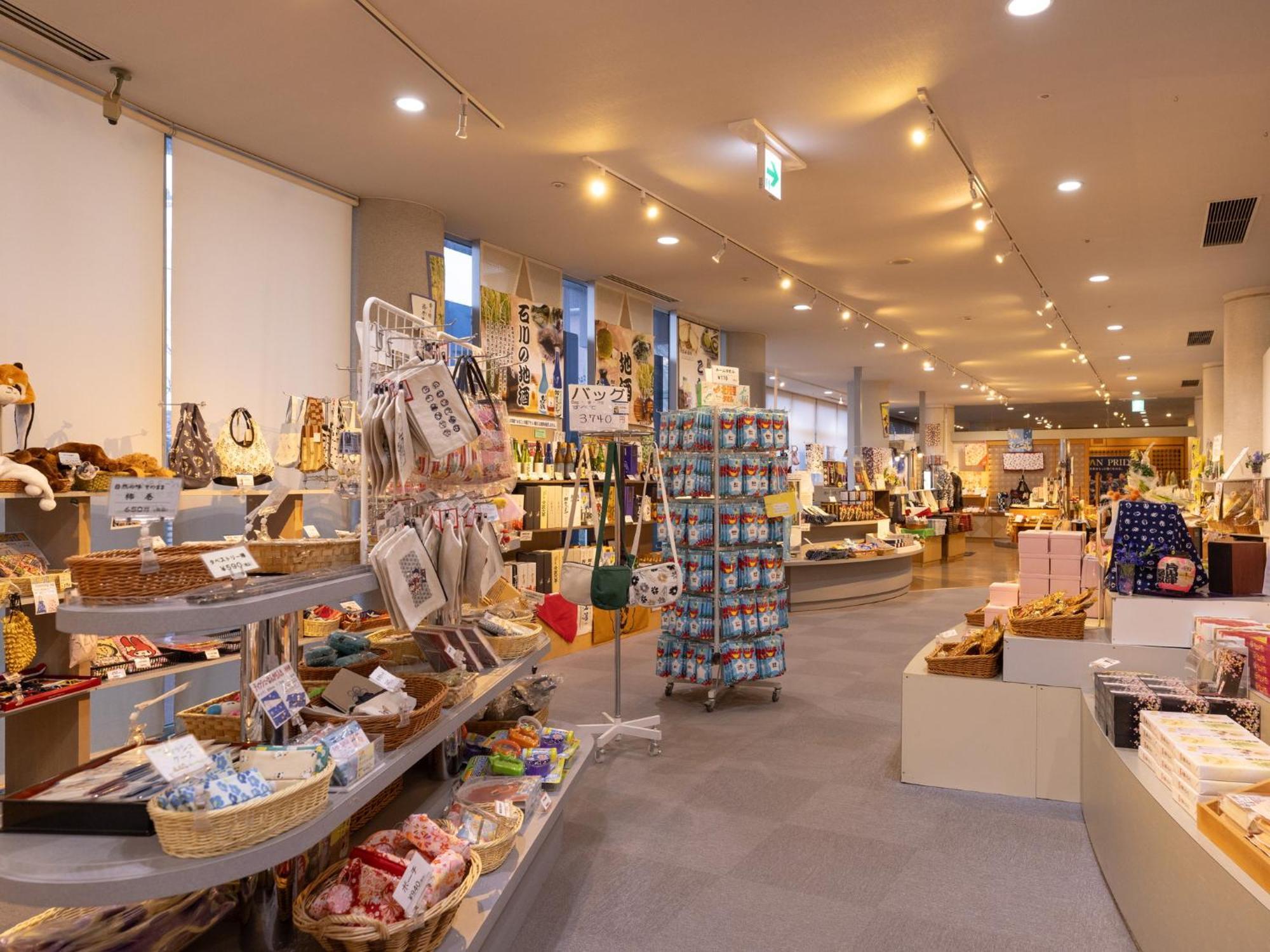 Apa Hotel & Resort Kaga Katayamazu Onsen Kasuikyo Kültér fotó